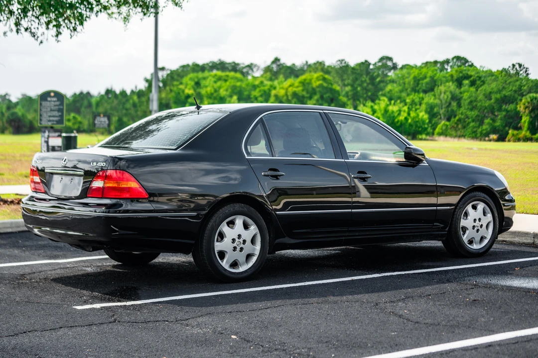 2002 Lexus LS 3rd Gen - Image 26 of 31