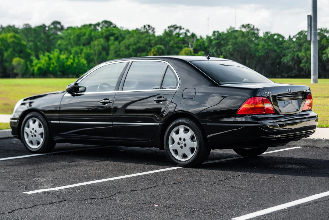 2002 Lexus LS 3rd Gen - Image 16 of 31