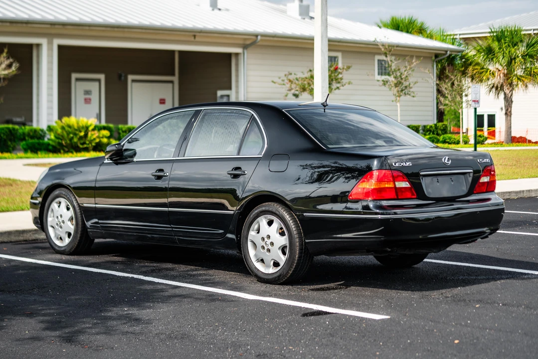 2002 Lexus LS 3rd Gen - Image 17 of 31