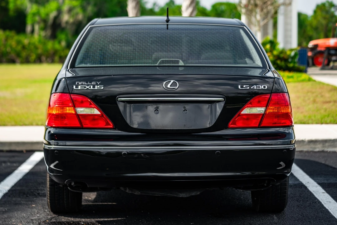2002 Lexus LS 3rd Gen - Image 5 of 31