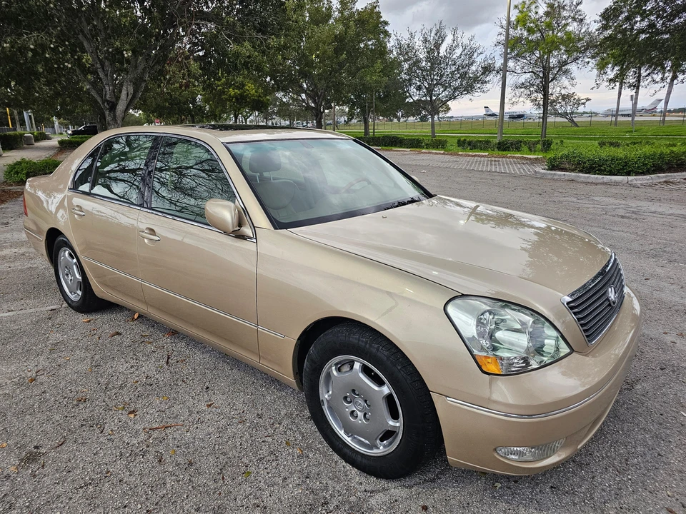2002 Lexus LS 3rd Gen - Image 18 of 31