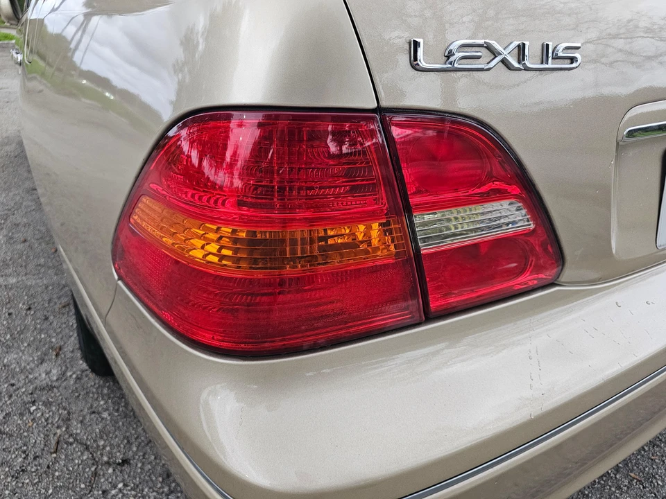 2002 Lexus LS 3rd Gen - Image 29 of 31
