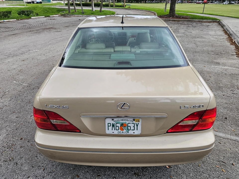 2002 Lexus LS 3rd Gen - Image 13 of 31