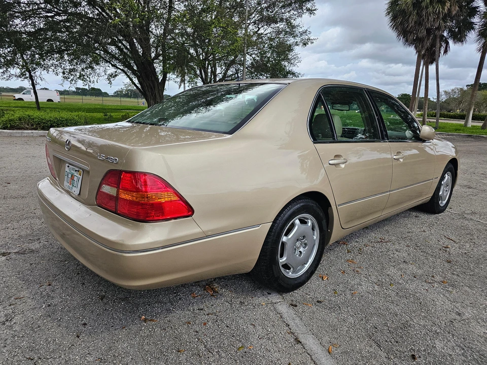 2002 Lexus LS 3rd Gen - Image 15 of 31