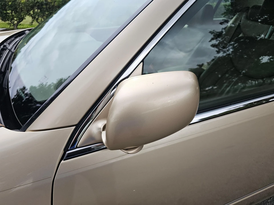 2002 Lexus LS 3rd Gen - Image 24 of 31