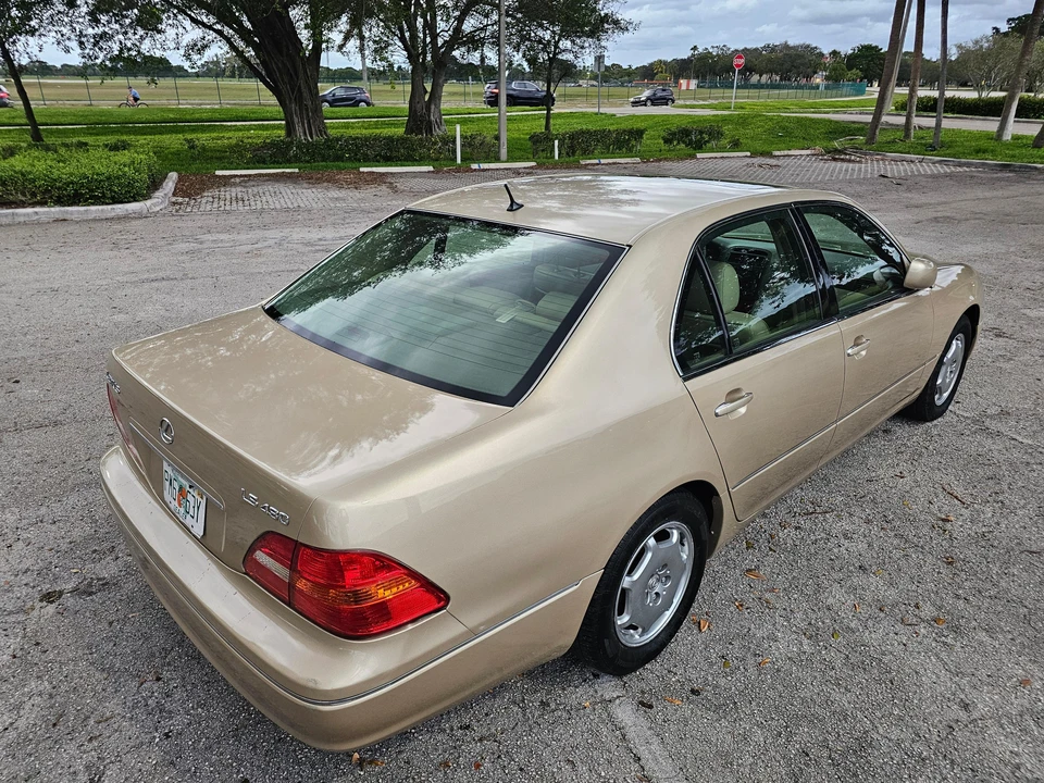 2002 Lexus LS 3rd Gen - Image 14 of 31