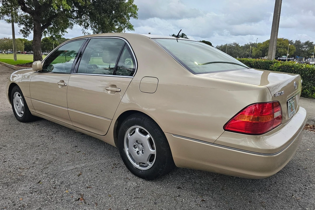 2002 Lexus LS 3rd Gen - Image 4 of 31