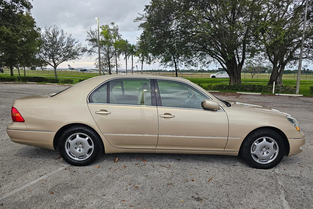 2002 Lexus LS 3rd Gen - Image 3 of 31