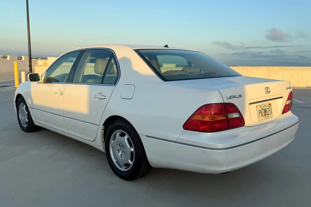 2002 Lexus LS 3rd Gen - Image 4 of 31