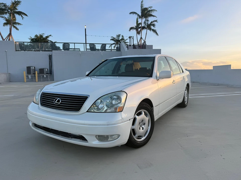 2002 Lexus LS 3rd Gen - Image 10 of 31