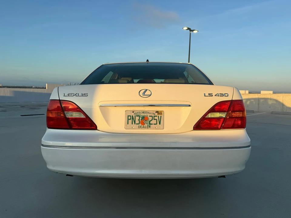 2002 Lexus LS 3rd Gen - Image 14 of 31