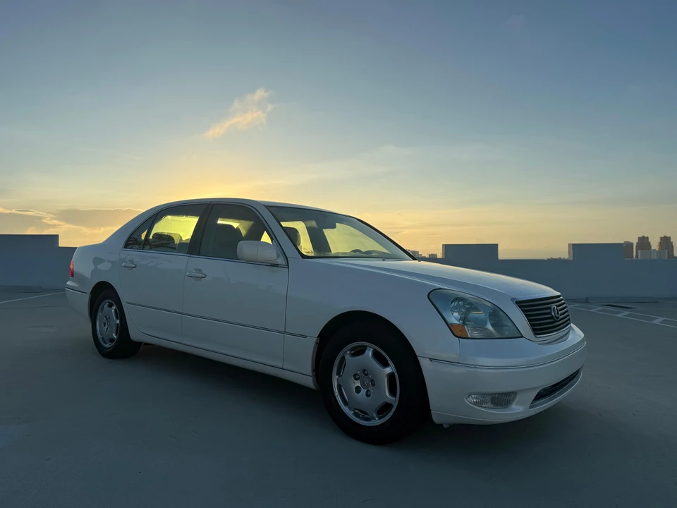 2002 Lexus LS 3rd Gen - Image 17 of 31