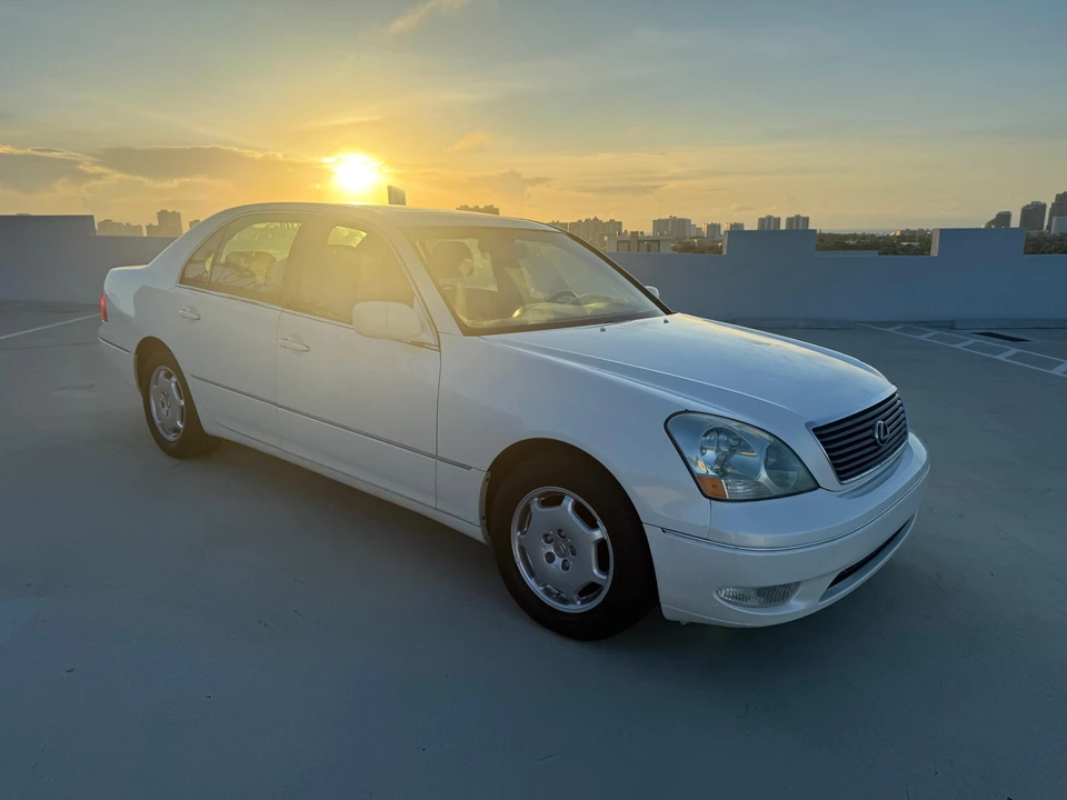 2002 Lexus LS 3rd Gen - Image 18 of 31
