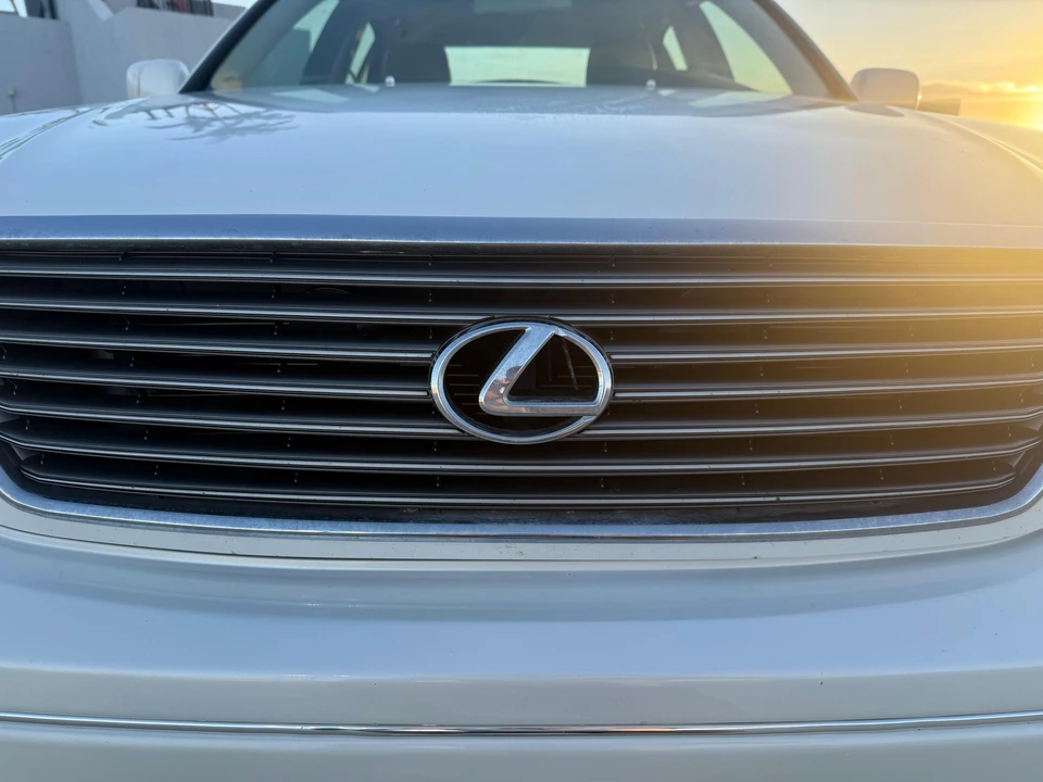 2002 Lexus LS 3rd Gen - Image 22 of 31