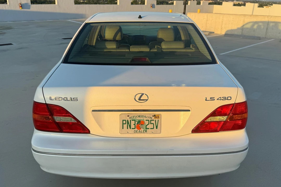 2002 Lexus LS 3rd Gen - Image 5 of 31