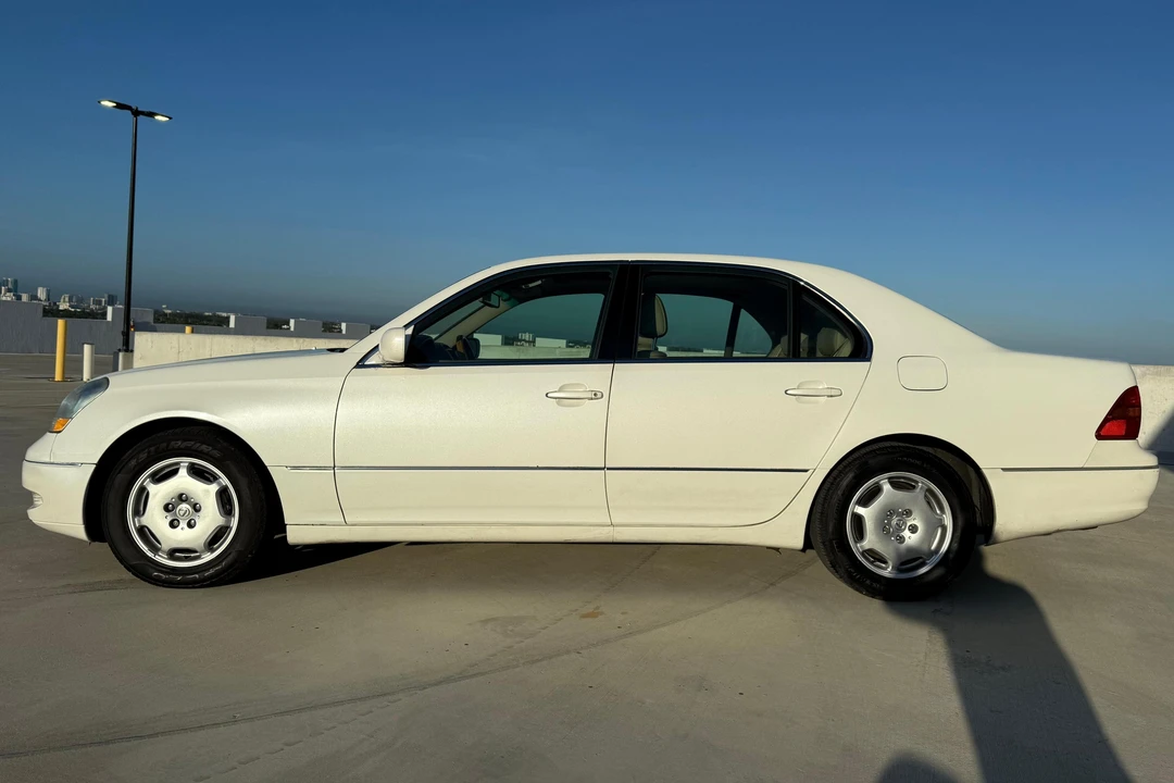 2002 Lexus LS 3rd Gen - Image 3 of 31