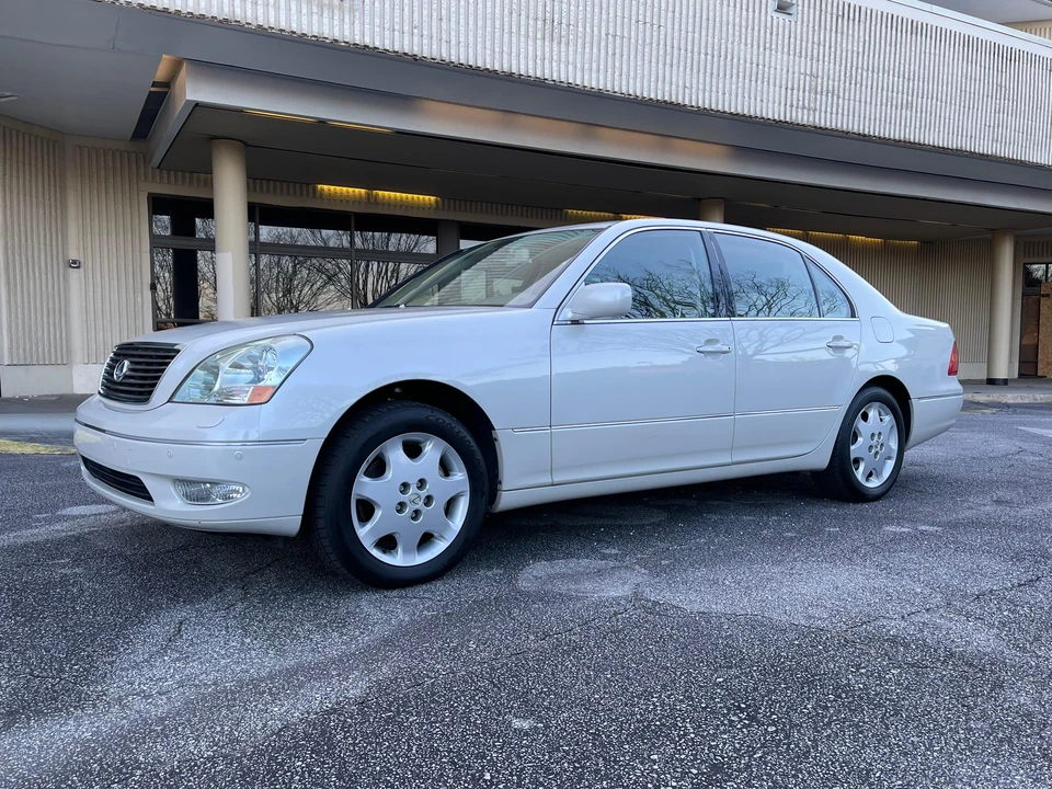 2002 Lexus LS 3rd Gen - Image 12 of 31