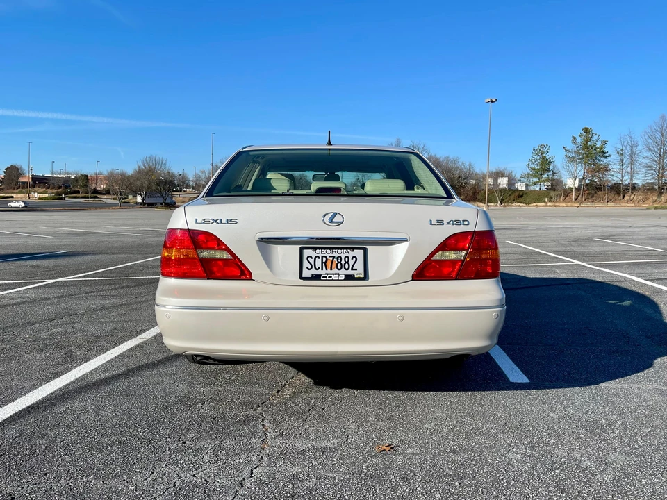 2002 Lexus LS 3rd Gen - Image 24 of 31