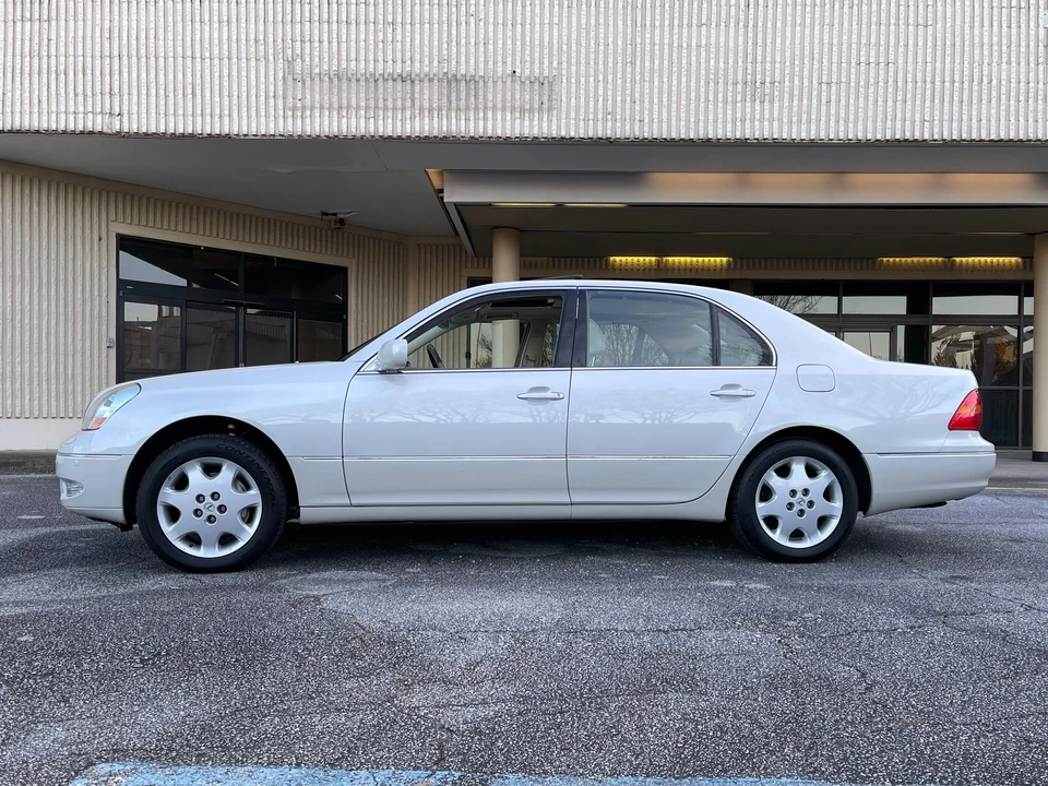 2002 Lexus LS 3rd Gen - Image 14 of 31