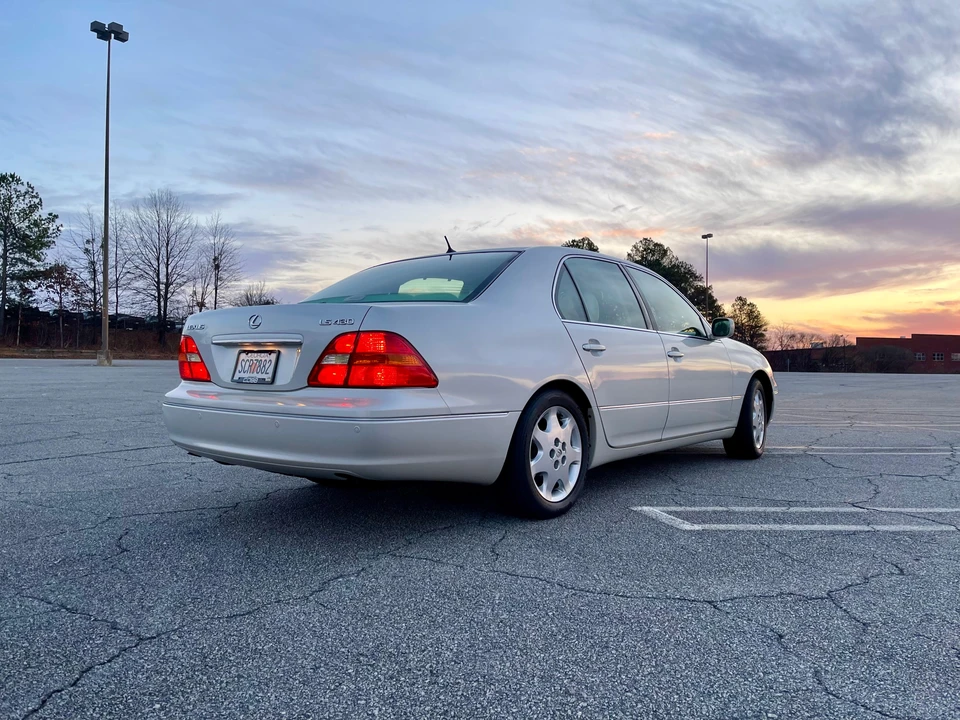 2002 Lexus LS 3rd Gen - Image 28 of 31