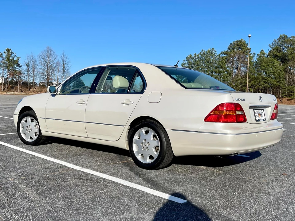 2002 Lexus LS 3rd Gen - Image 16 of 31