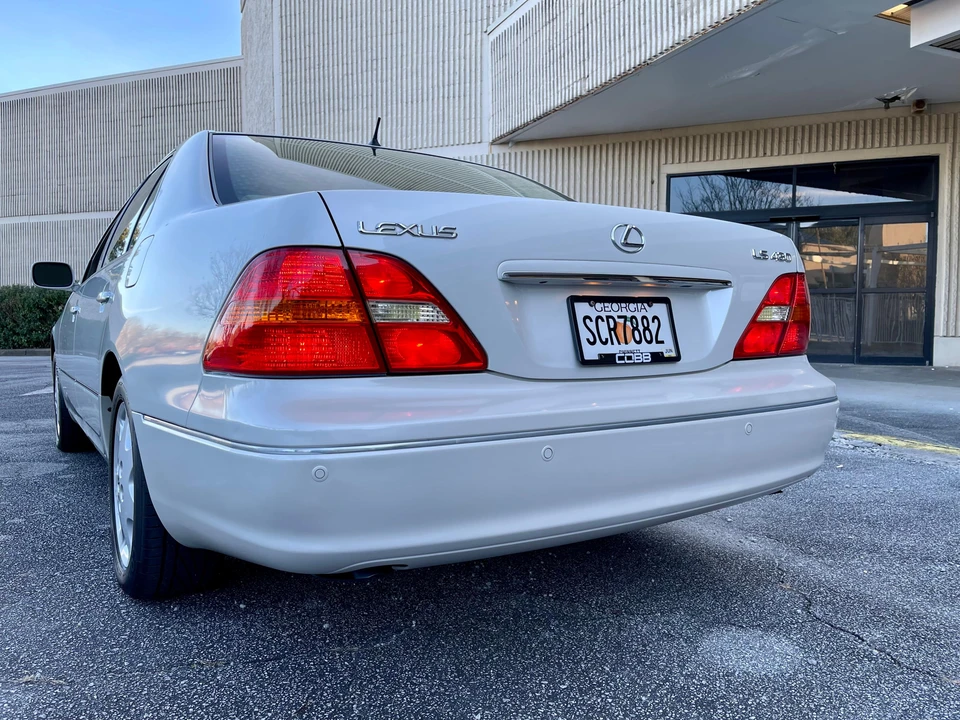 2002 Lexus LS 3rd Gen - Image 22 of 31