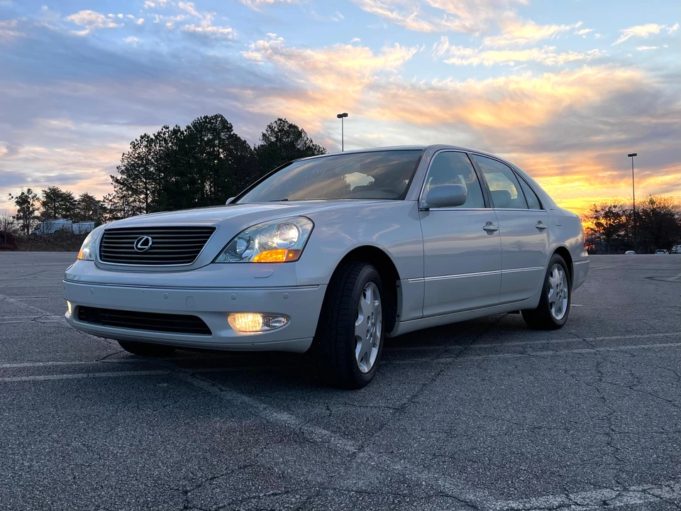 2002 Lexus LS 3rd Gen - Image 9 of 31