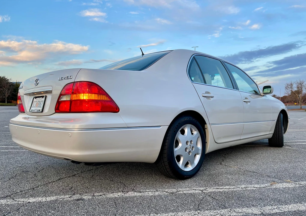 2002 Lexus LS 3rd Gen - Image 30 of 31