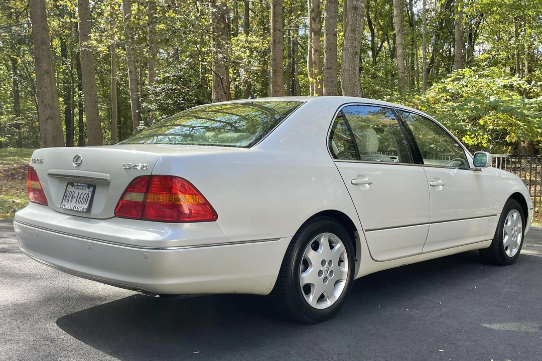 2002 Lexus LS 3rd Gen - Image 4 of 6
