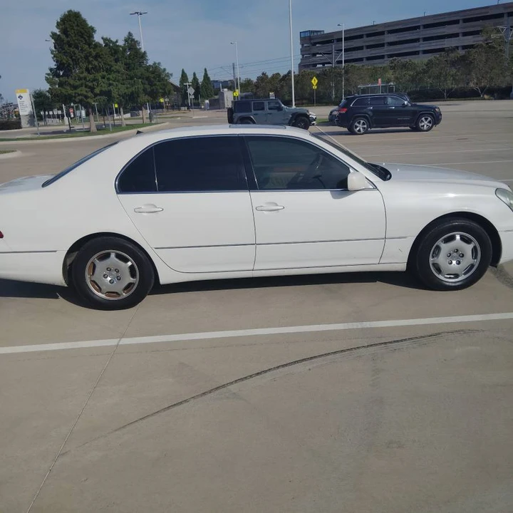 2002 Lexus LS 3rd Gen - Image 7 of 12