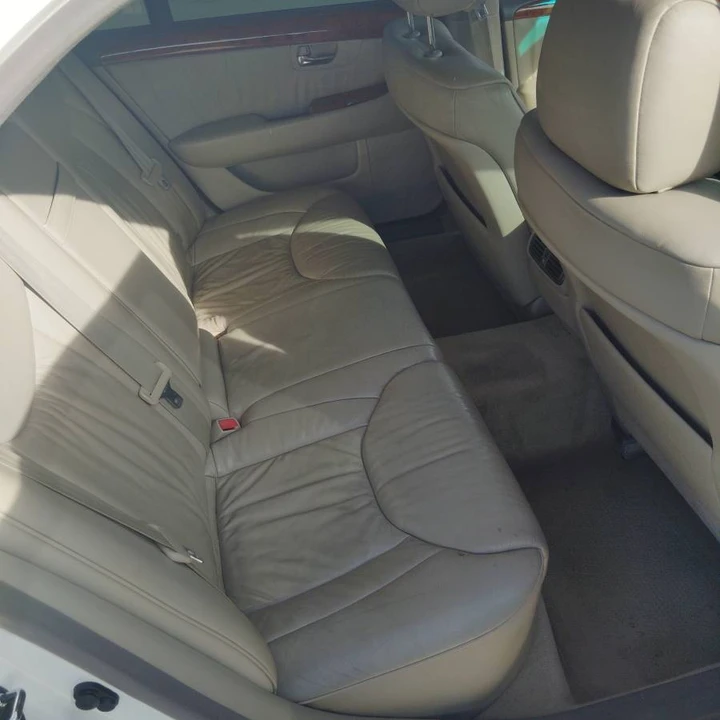 2002 Lexus LS 3rd Gen - Image 13 of 17