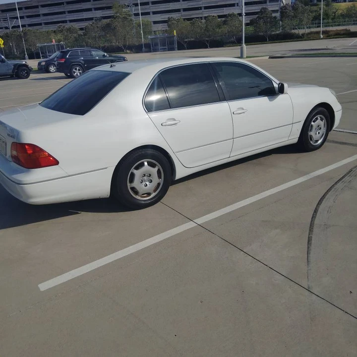 2002 Lexus LS 3rd Gen - Image 8 of 12