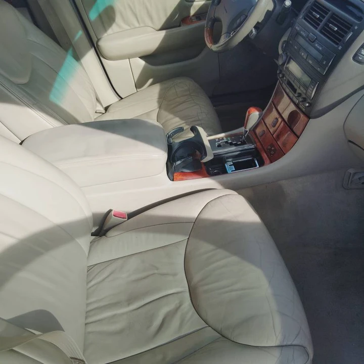 2002 Lexus LS 3rd Gen - Image 12 of 17