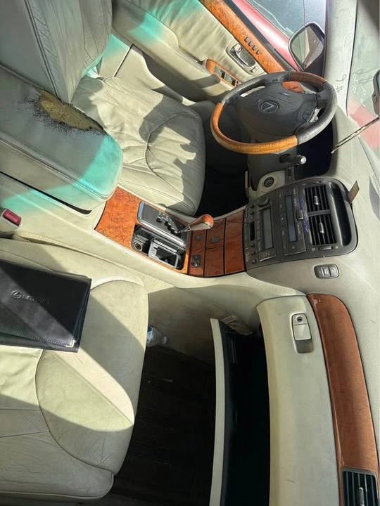 2002 Lexus LS 3rd Gen - Image 6 of 8