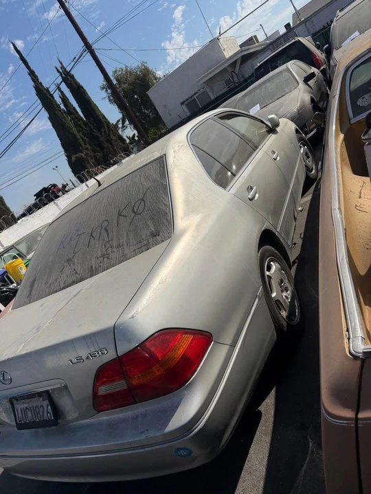 2002 Lexus LS 3rd Gen - Image 4 of 8
