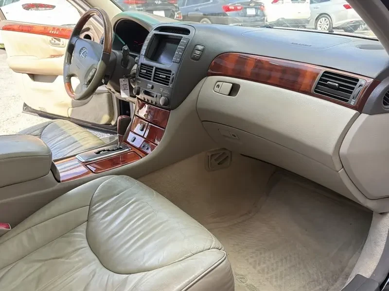 2002 Lexus LS 3rd Gen - Image 6 of 12