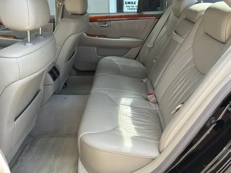 2002 Lexus LS 3rd Gen - Image 10 of 12