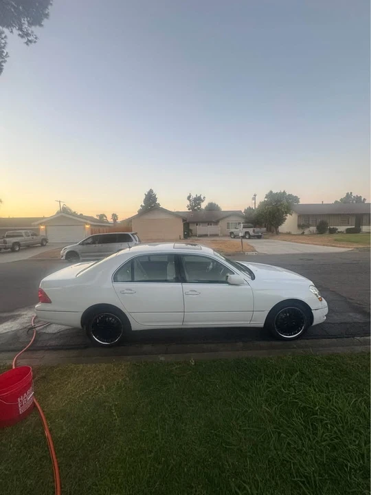 2002 Lexus LS 3rd Gen - Image 11 of 11
