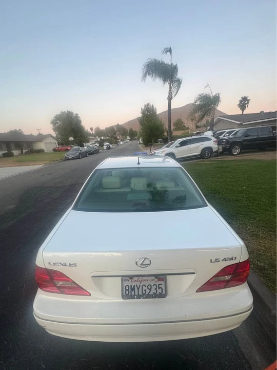 2002 Lexus LS 3rd Gen - Image 8 of 11