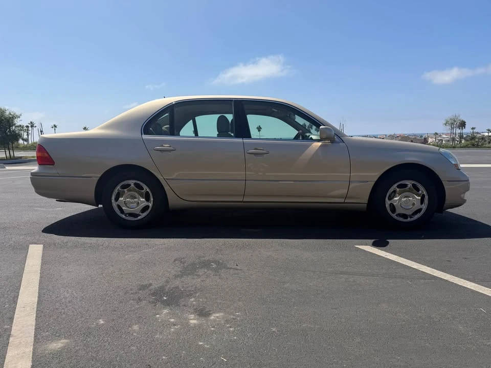 2002 Lexus LS 3rd Gen - Image 6 of 20