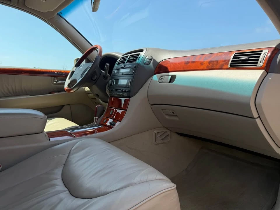 2002 Lexus LS 3rd Gen - Image 14 of 20