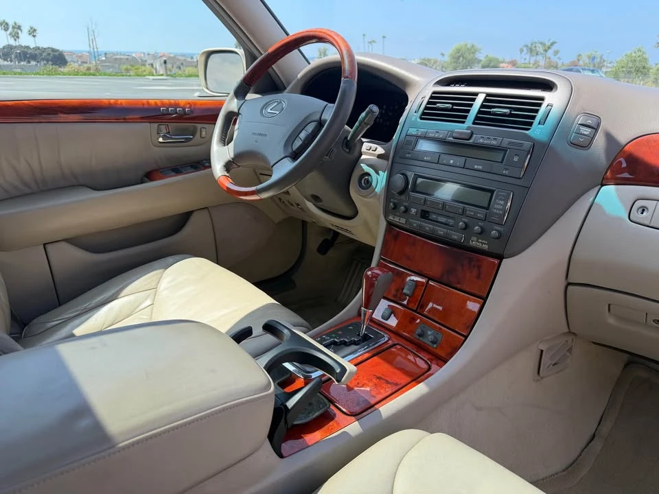 2002 Lexus LS 3rd Gen - Image 15 of 20