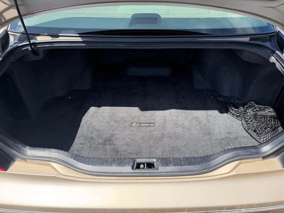 2002 Lexus LS 3rd Gen - Image 18 of 20