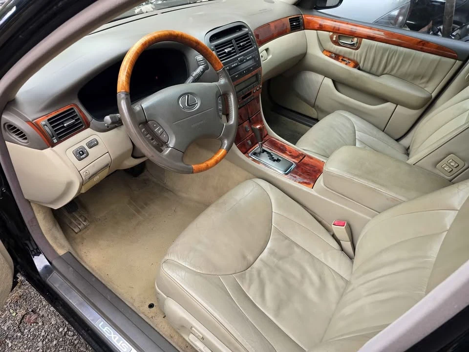 2002 Lexus LS 3rd Gen - Image 9 of 10