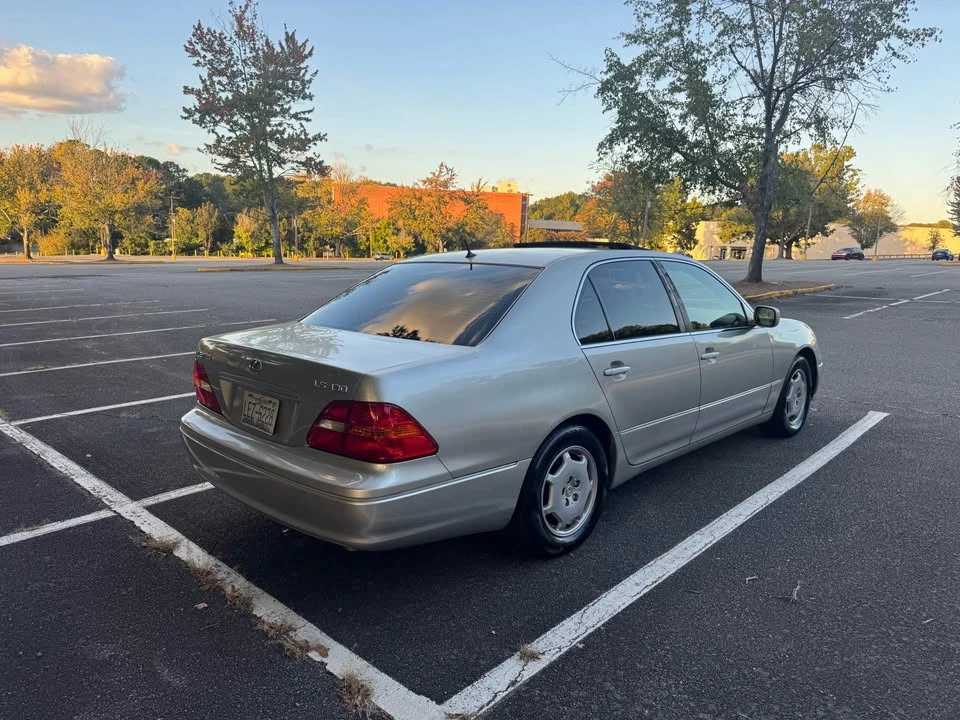 2002 Lexus LS 2nd Gen - Image 3 of 11
