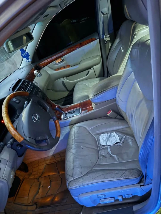 2002 Lexus LS 3rd Gen - Image 3 of 5