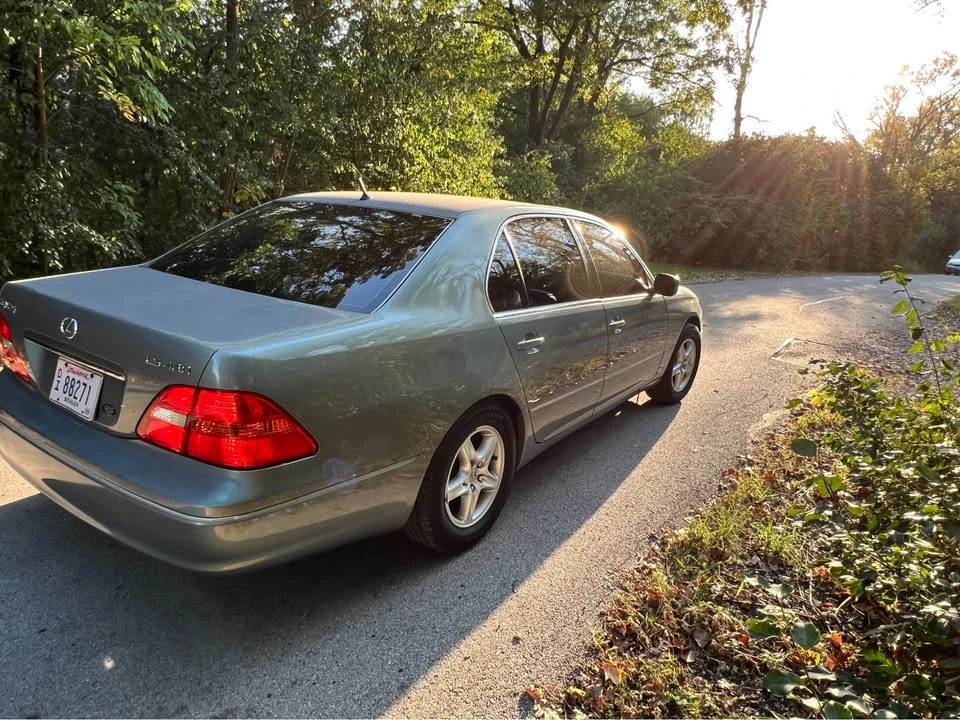 2002 Lexus LS 3rd Gen - Image 5 of 7