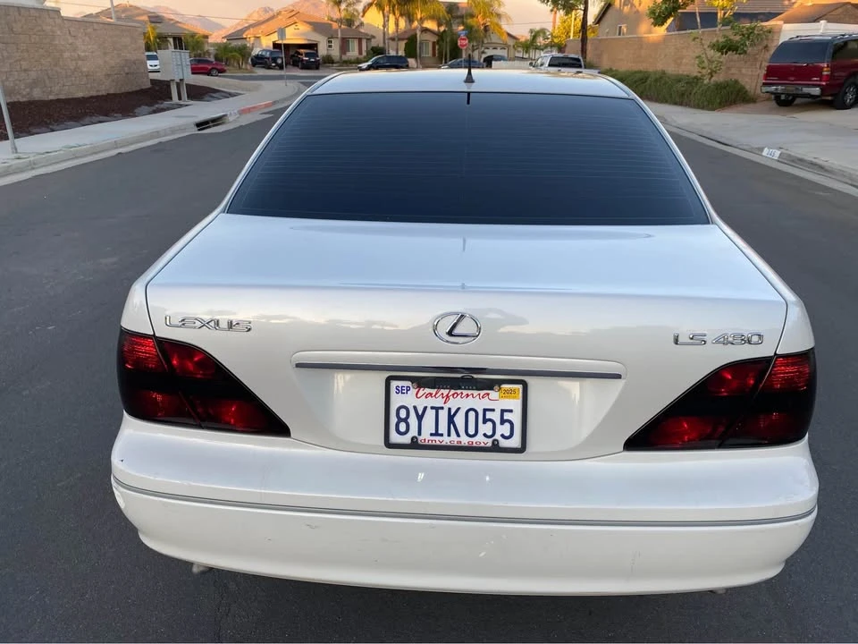 2002 Lexus LS 3rd Gen - Image 5 of 11