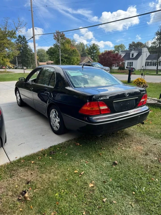 2002 Lexus LS 3rd Gen - Image 4 of 10