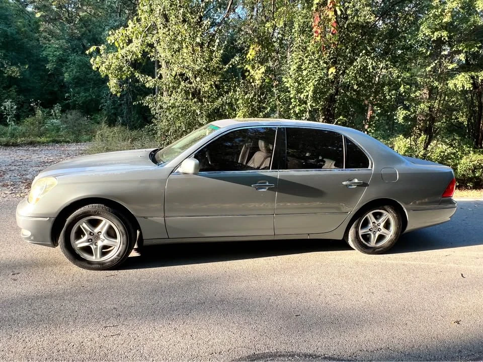 2002 Lexus LS 3rd Gen - Image 2 of 7